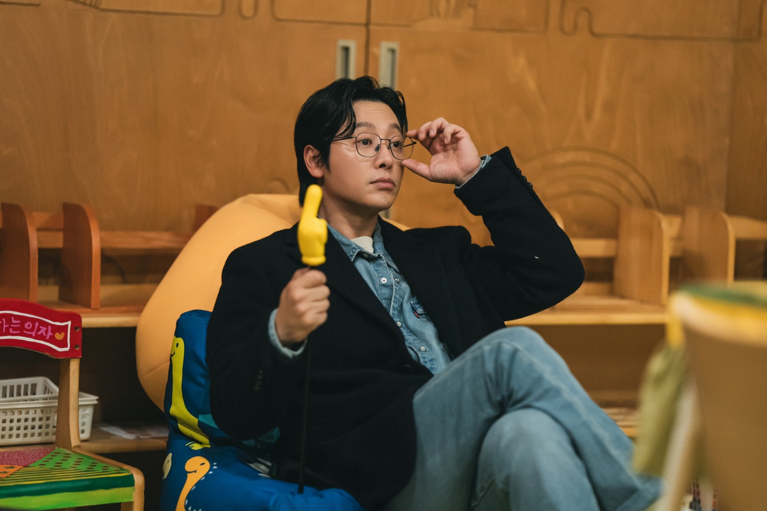 ‘강매강’ 김동욱, 맑눈광 신임반장 독보적 캐릭터 완성