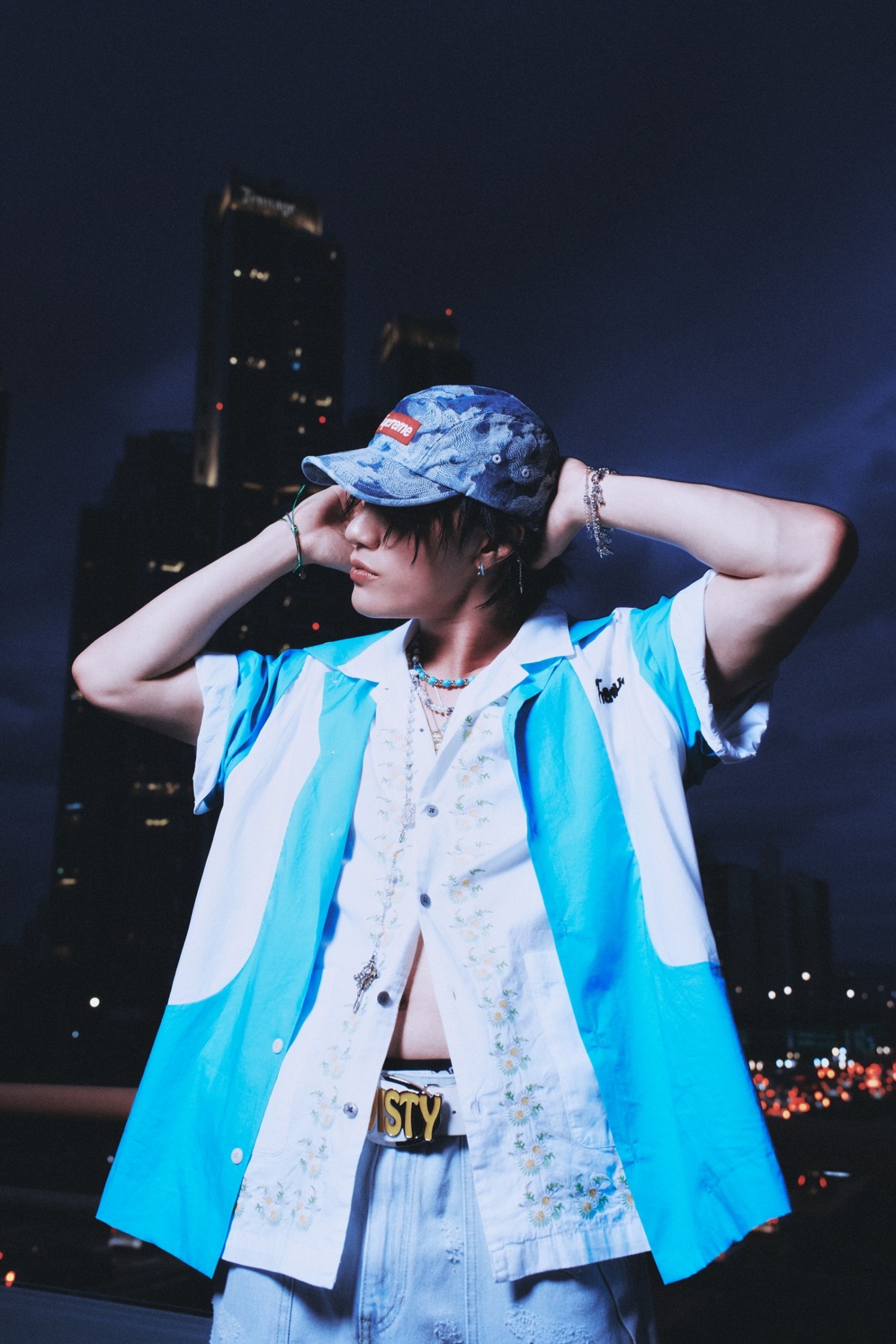 방예담, 미니 2집으로 국내외 차트 순항 시작