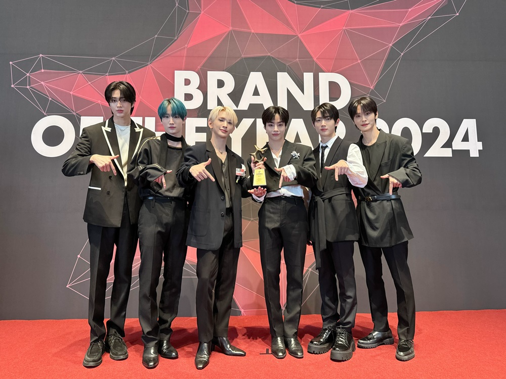 템페스트, ‘2024 올해의 브랜드 대상’ 2관왕 수상 쾌거…"행복과 위로 드리는 그룹으로 성장할 것"