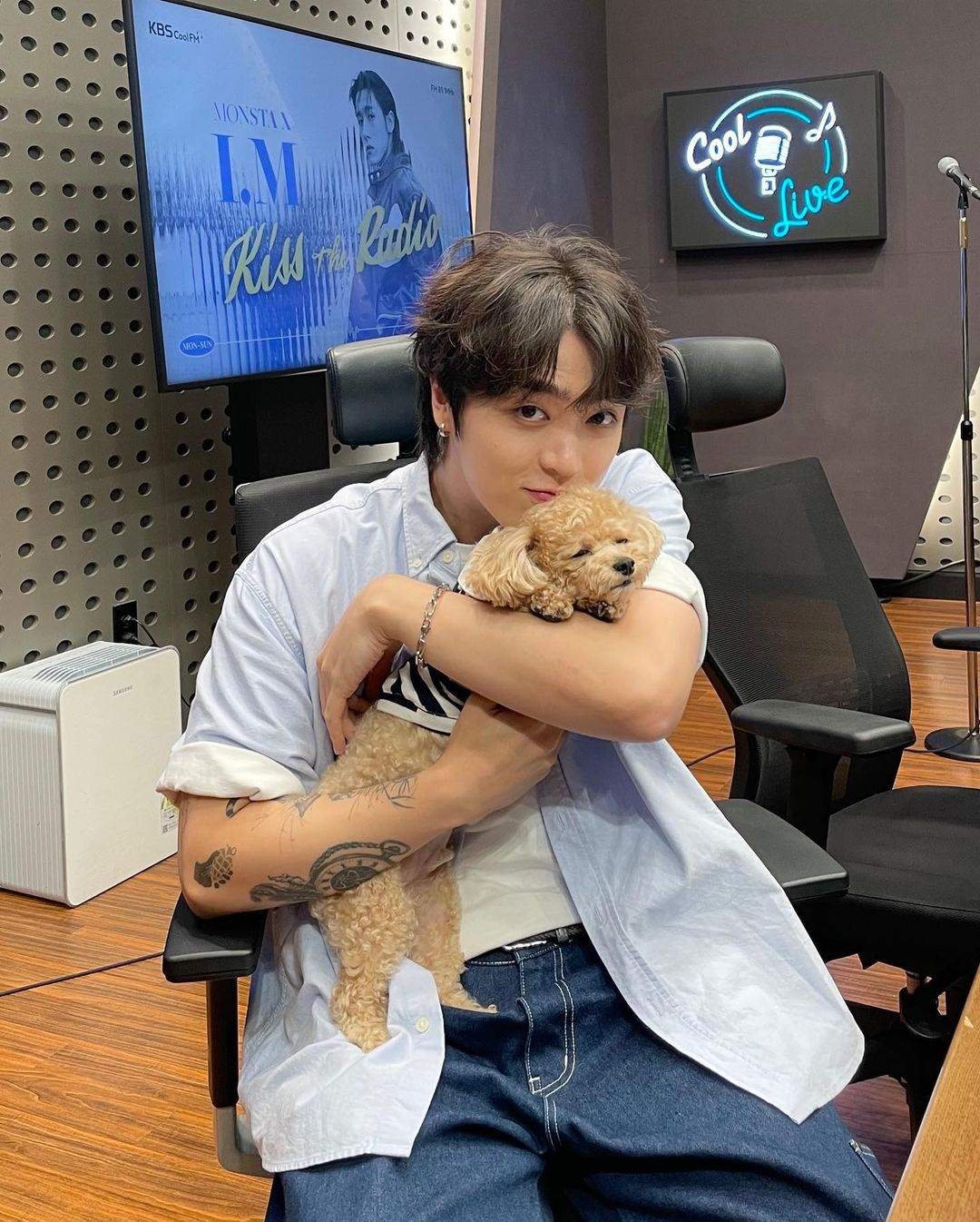 주니(JUNNY), '키스 더 라디오' 스페셜 DJ 활약…'플러팅 장인' 매력