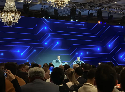 (상보) 젠슨 황, AI 미래 낙관...엔비디아 8.2% 급등 마감