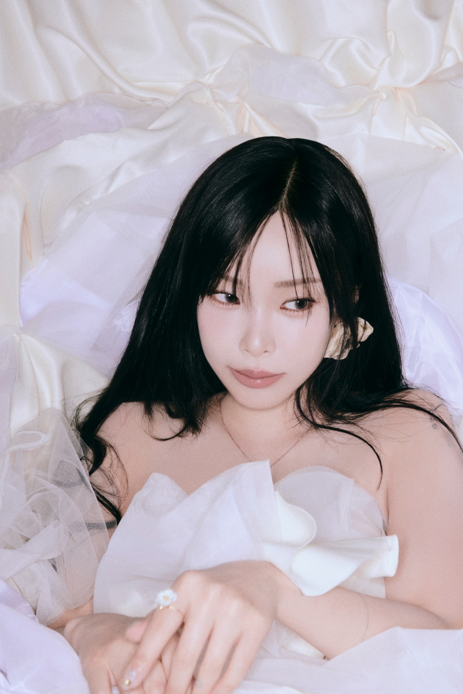 아티스트 헤이즈, 섬세한 감성과 특유의 분위기로 새롭게 해석한 ‘여전히 입술을 깨물죠’ 발매