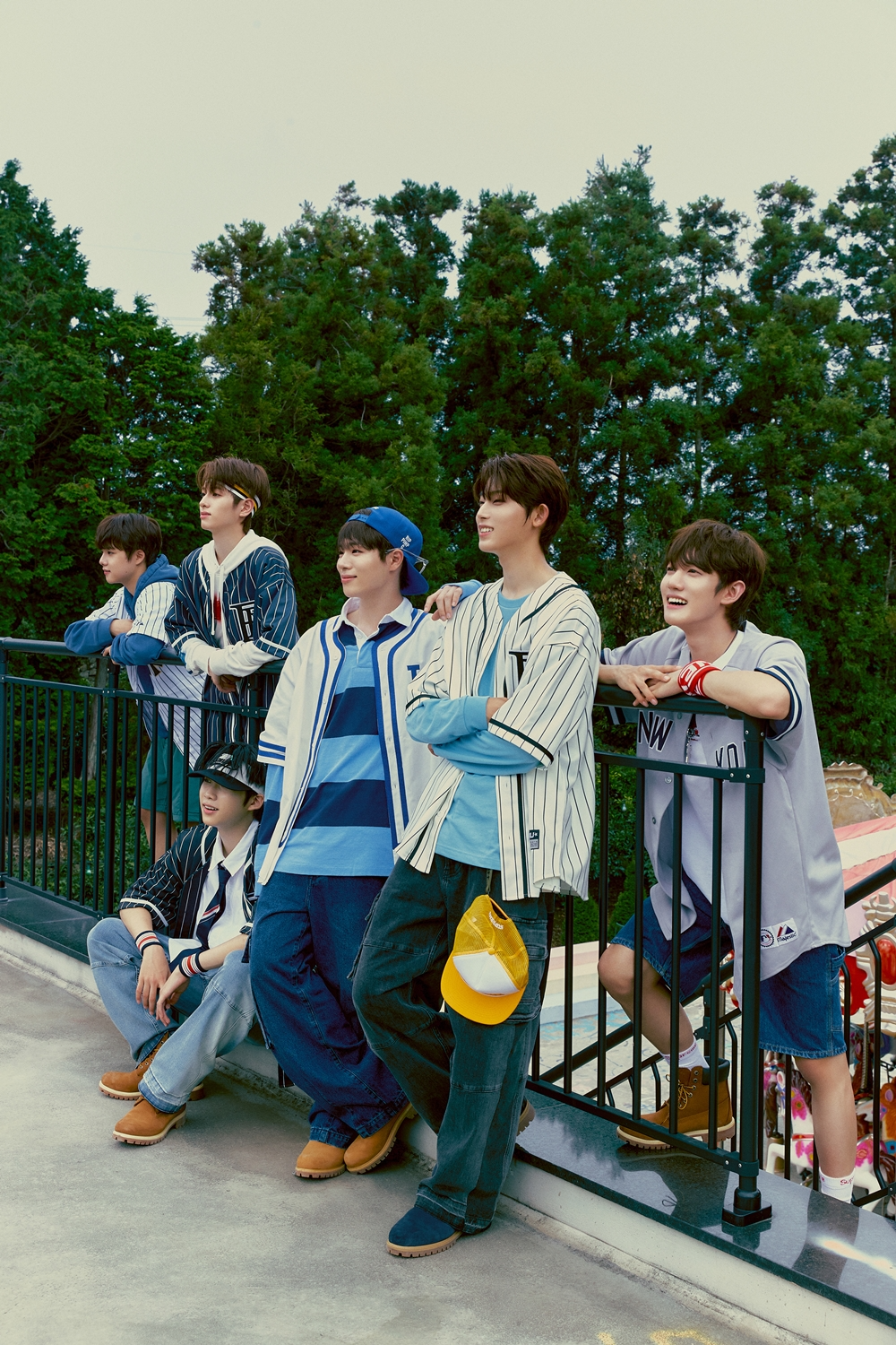 더윈드, 미니 3집 첫 콘셉트 포토 공개…6色 순정만화 비주얼