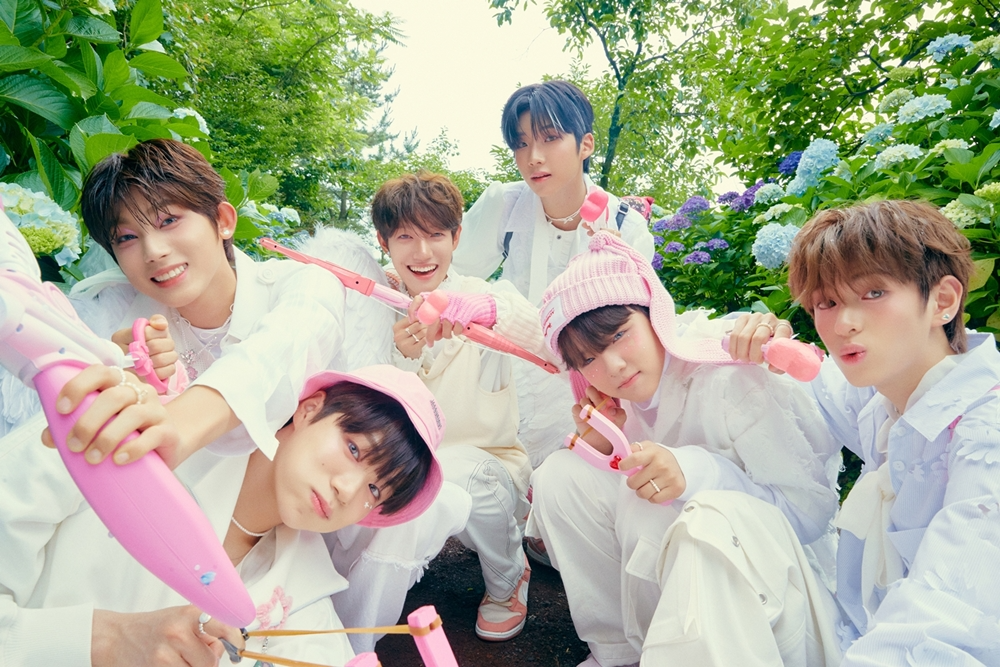 더윈드, 미니 3집 ‘러브’ 버전 콘셉트 포토 공개…러블리 큐피드 변신