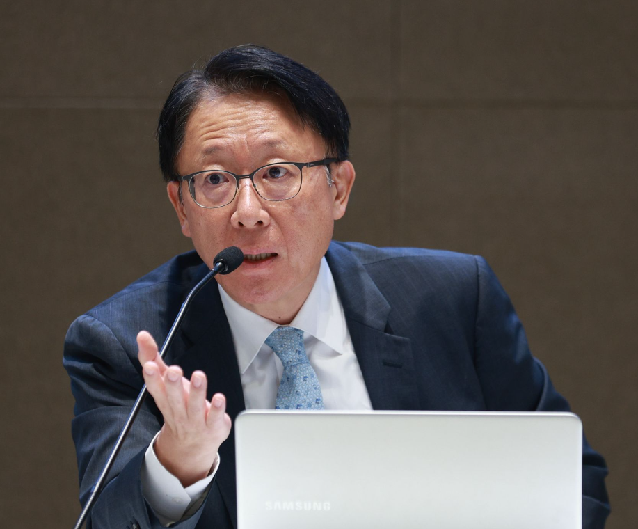 사진: 신성환 금통위원