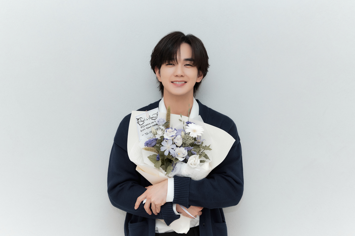 유승호, 데뷔 후 첫 연극 ‘엔젤스 인 아메리카’ 성료…“많은 사랑 받으며 배웠다”