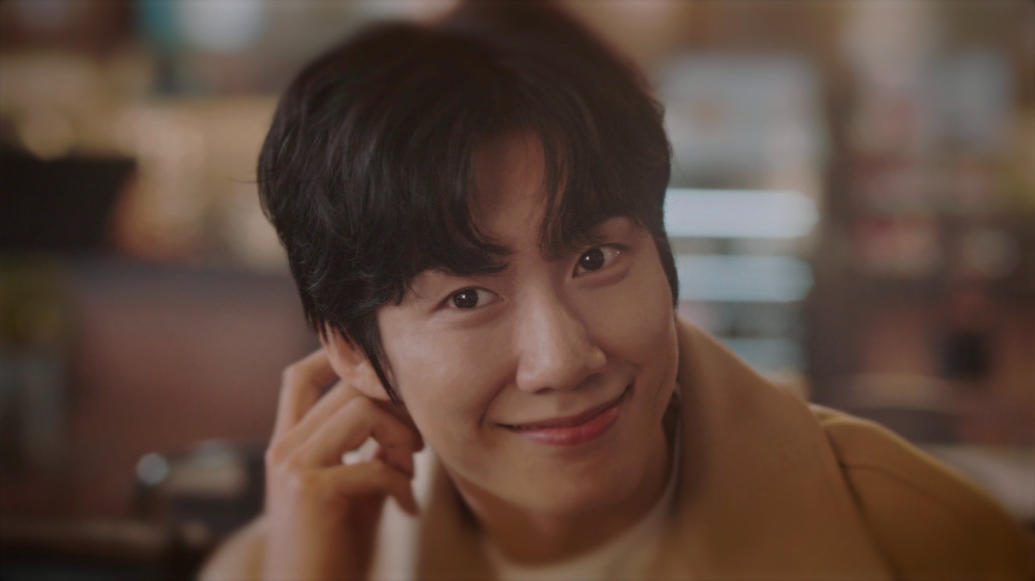 어반자카파 ‘안녕’ 뮤직비디오, 손우현X장희령 연인 연기 눈길…가을 감성 자극