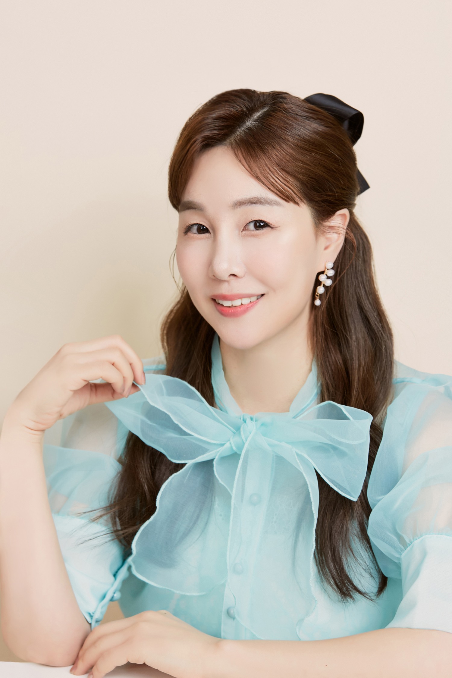 사진=신곡 '꽃구름'을 공개한 가수 송태희 / 출처=BE컴퍼니 제공