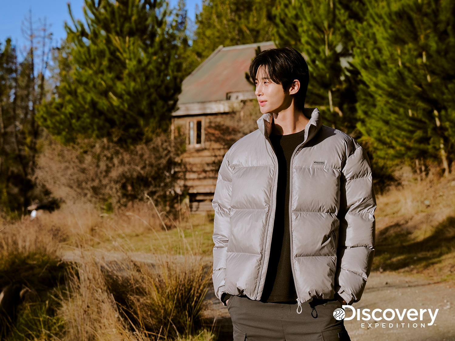 온라인에서 화제 일으킨 바로 그 ‘변우석 패딩’ 디스커버리 화보 전격 공개