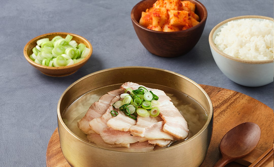 육수당, 맑고 담백한 곰탕 육수와 촉촉한 돼지 수육의 조화… 신메뉴 ‘맑은 돼지곰탕’ 출시