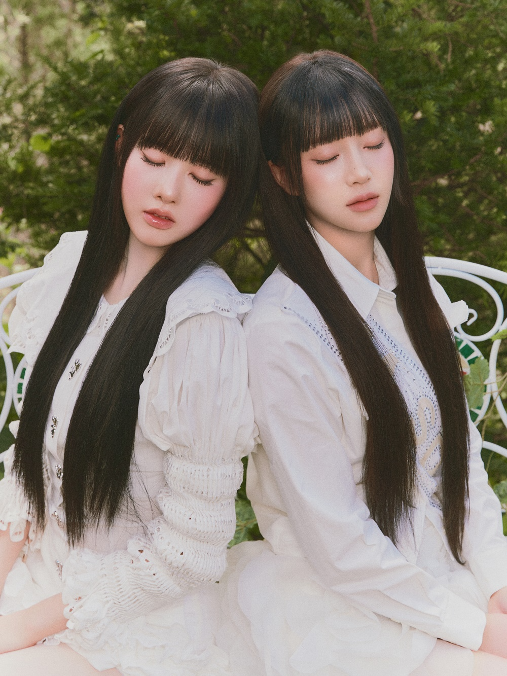 스테이씨, 새 싱글 ‘...l (닷닷닷)’ 첫 콘셉트 포토 공개…순백의 동화 속 요정