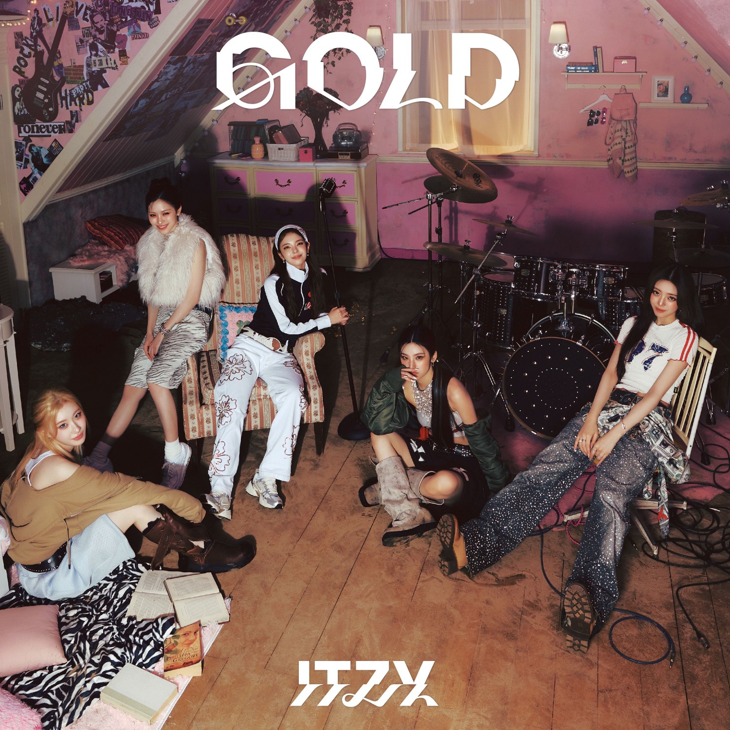 ITZY, 25일 새 앨범 더블 타이틀곡 'GOLD'와 'Imaginary Friend' 영어 버전 음원 발매