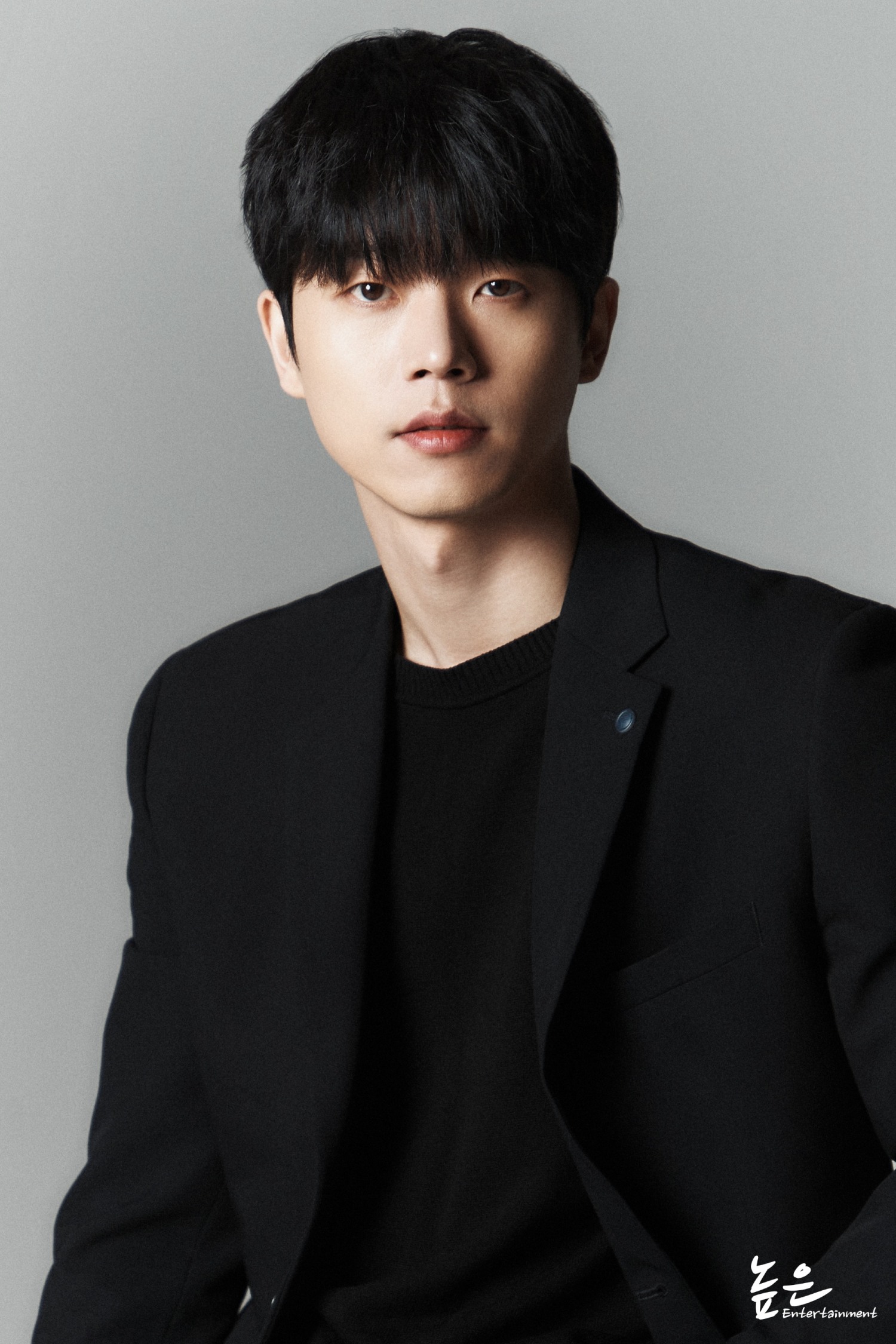 전성우, 드라마 ‘열혈사제2’로 다시 컴백…구담 어벤져스 한 신부로 활약