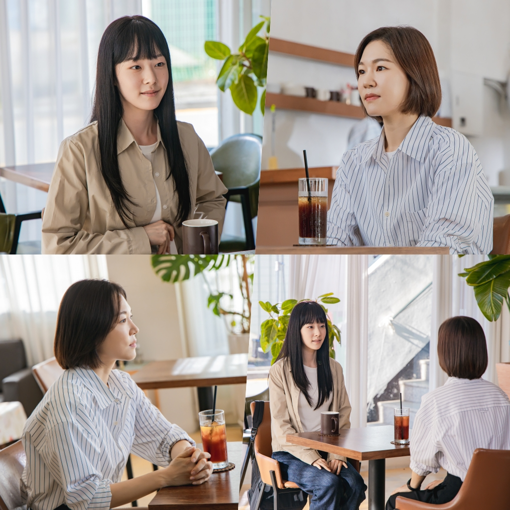 ‘이토록 친밀한 배신자’ 포커페이스 미소 채원빈 VS 묘한 표정 한예리, 속내 숨긴 대화는?