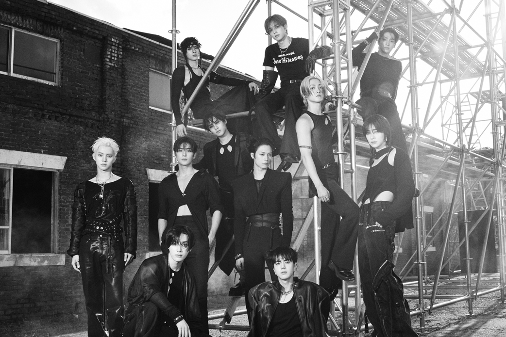 더보이즈, 신곡 '트리거'로 ‘쇼! 챔피언’ 1위…"'더비♥' 사랑하고 고마워... 남은 활동도 열심히 달릴 것"