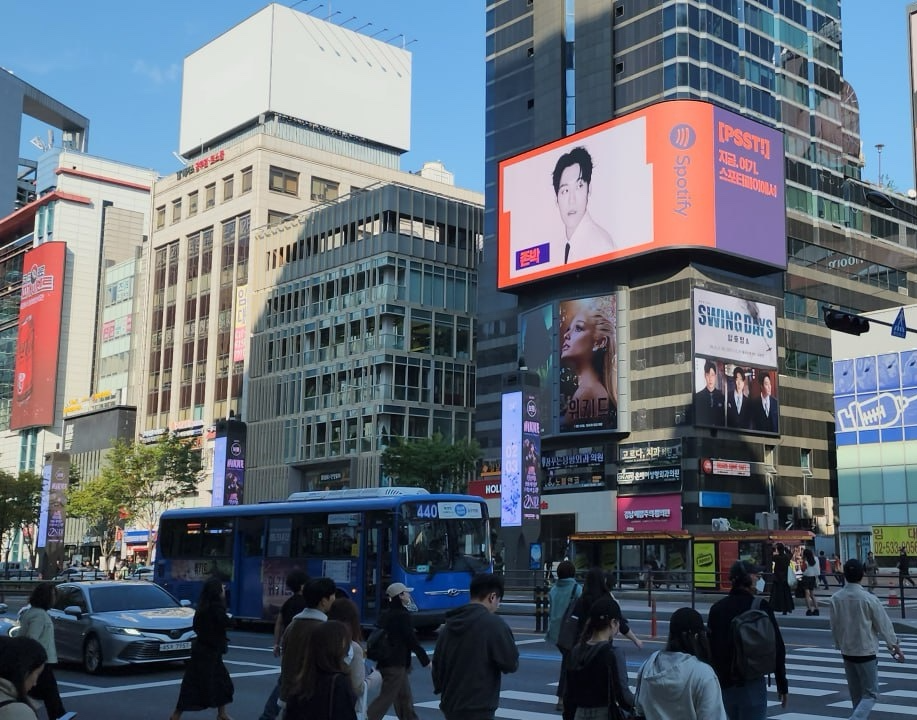 존박, 신곡 ‘꿈처럼’ 뮤직비디오 서울과 부산 도심 속 전광판서 상영