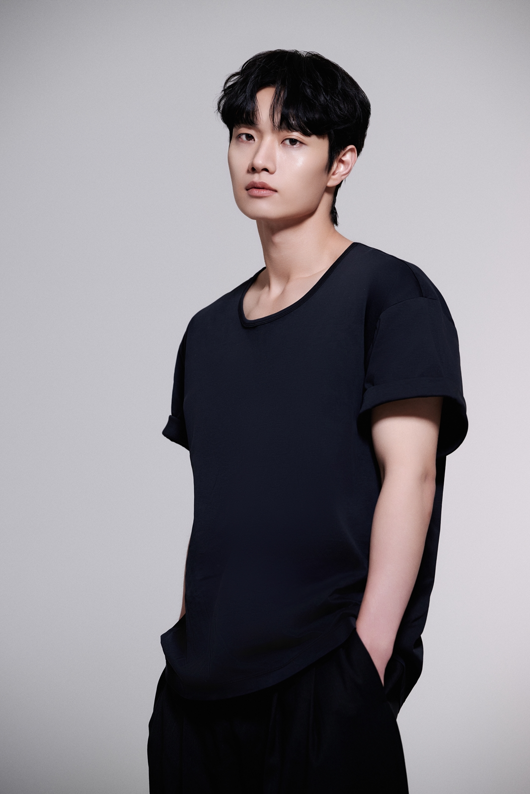 도예준, 사람엔터테인먼트와 전속계약 체결…공명X김성규X박규영X정호연X조진웅X최수영X한예리와 한솥밥