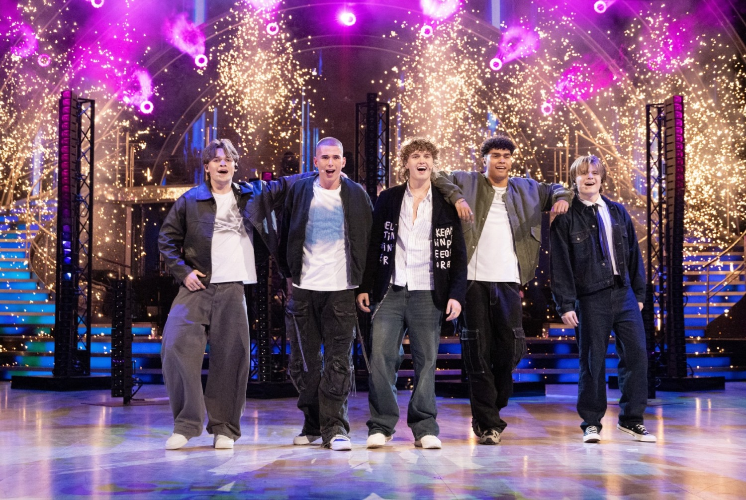 디어 앨리스, 데뷔 전 뜨거운 관심 입증…OST 앨범 영국 오피셜 차트 사운드트랙 1위