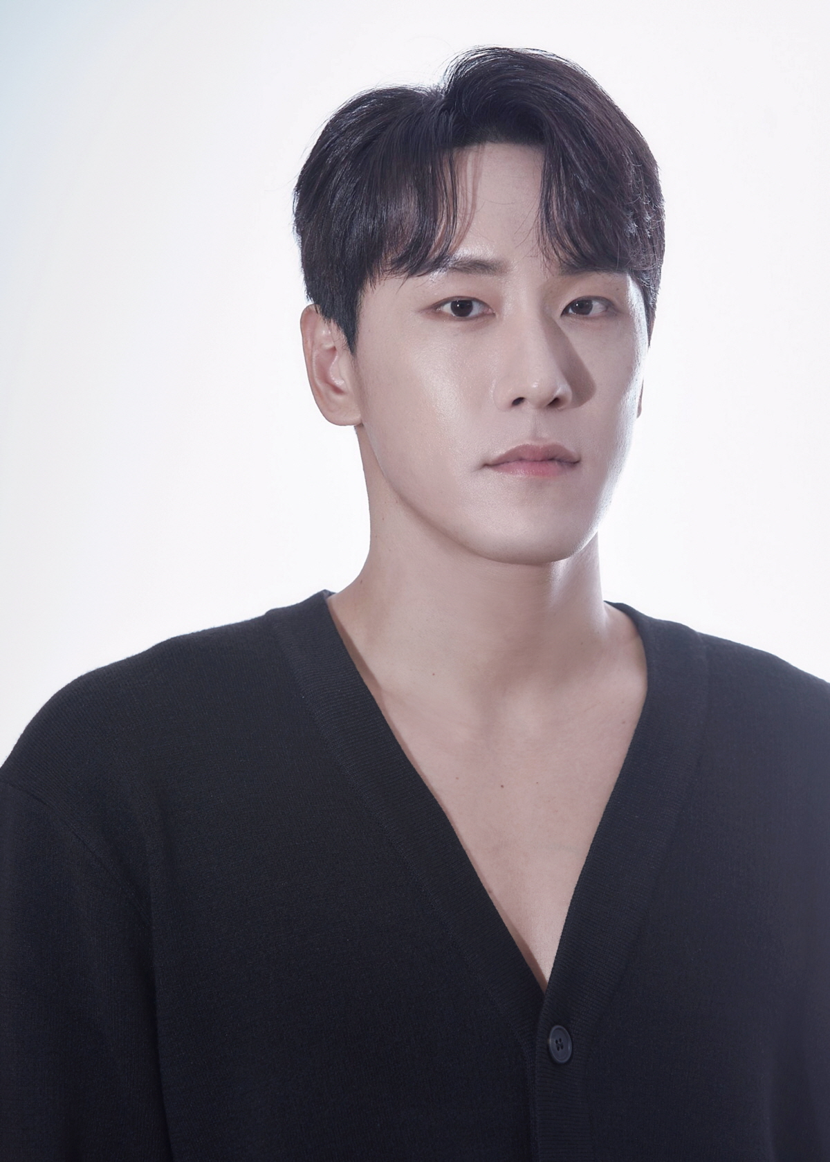 조형균, (주)이음엔터테인먼트 전속계약 체결…민우혁과 한솥밥