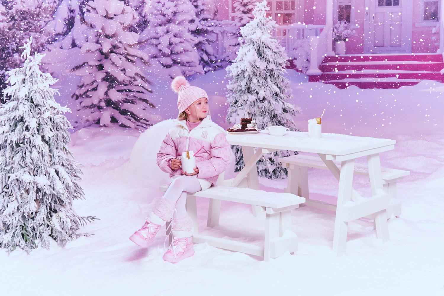 하이퍼 모노그램 크롭 구스다운