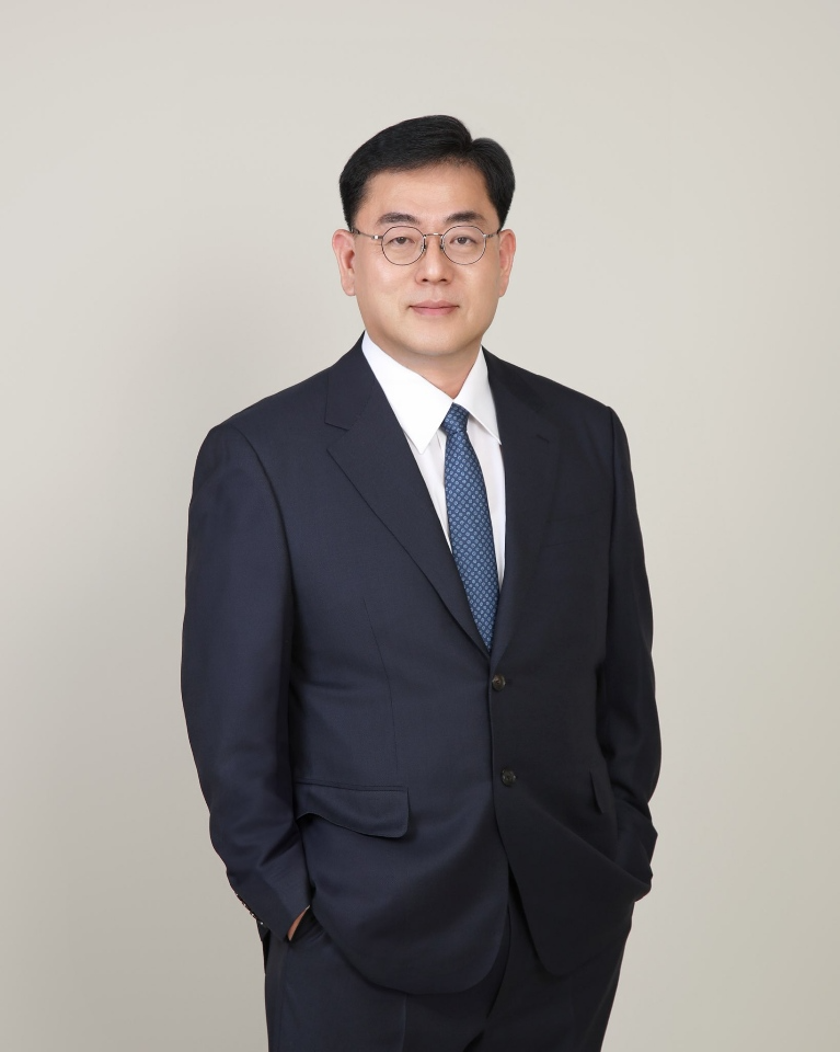 유정철 신임 경영 전문 부사장