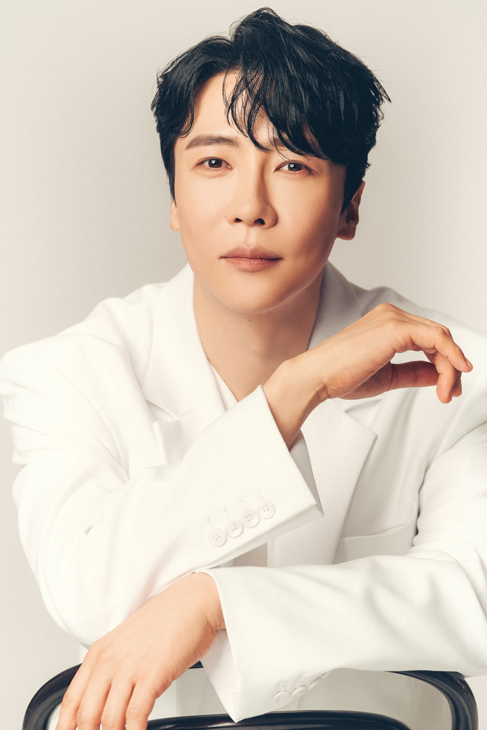 에녹, 2025 시즌 그리팅 출시…다양한 콘셉트 풍성한 구성