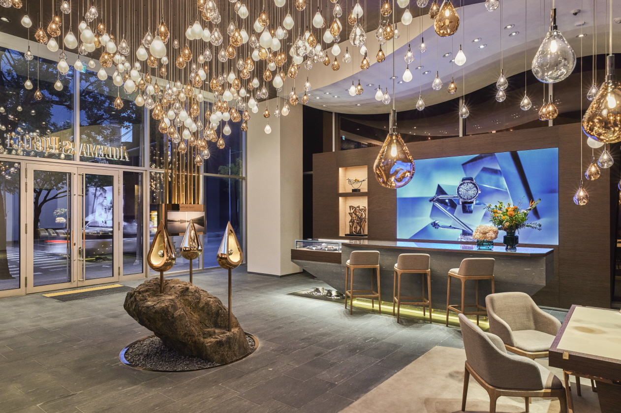 오데마 피게, 첫 플래그십 그랜드 오프닝 기념 행사 진행