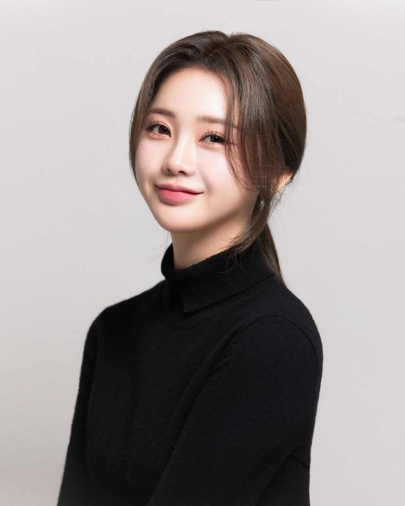 홍지윤, 29일 ‘TV조선 슈퍼콘서트’ MC 출격…안정적인 진행+밝은 에너지 기대