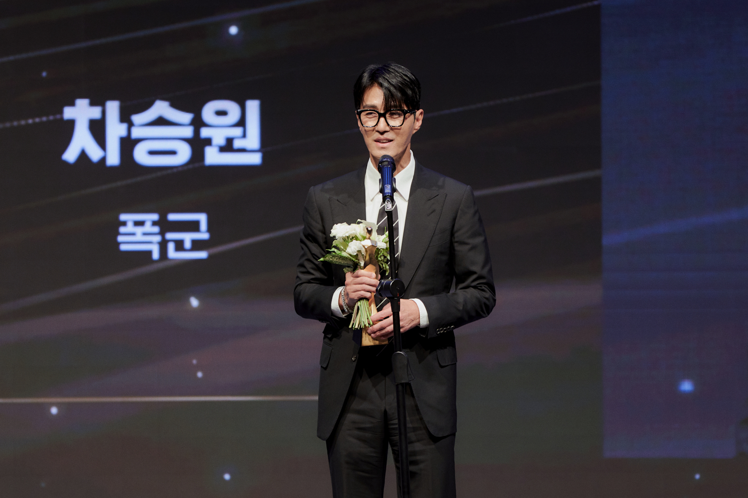 차승원, 소비자의 날 ‘시청자가 뽑은 올해의 배우상' 수상…"정진하고 매진하는 배우 될 것"