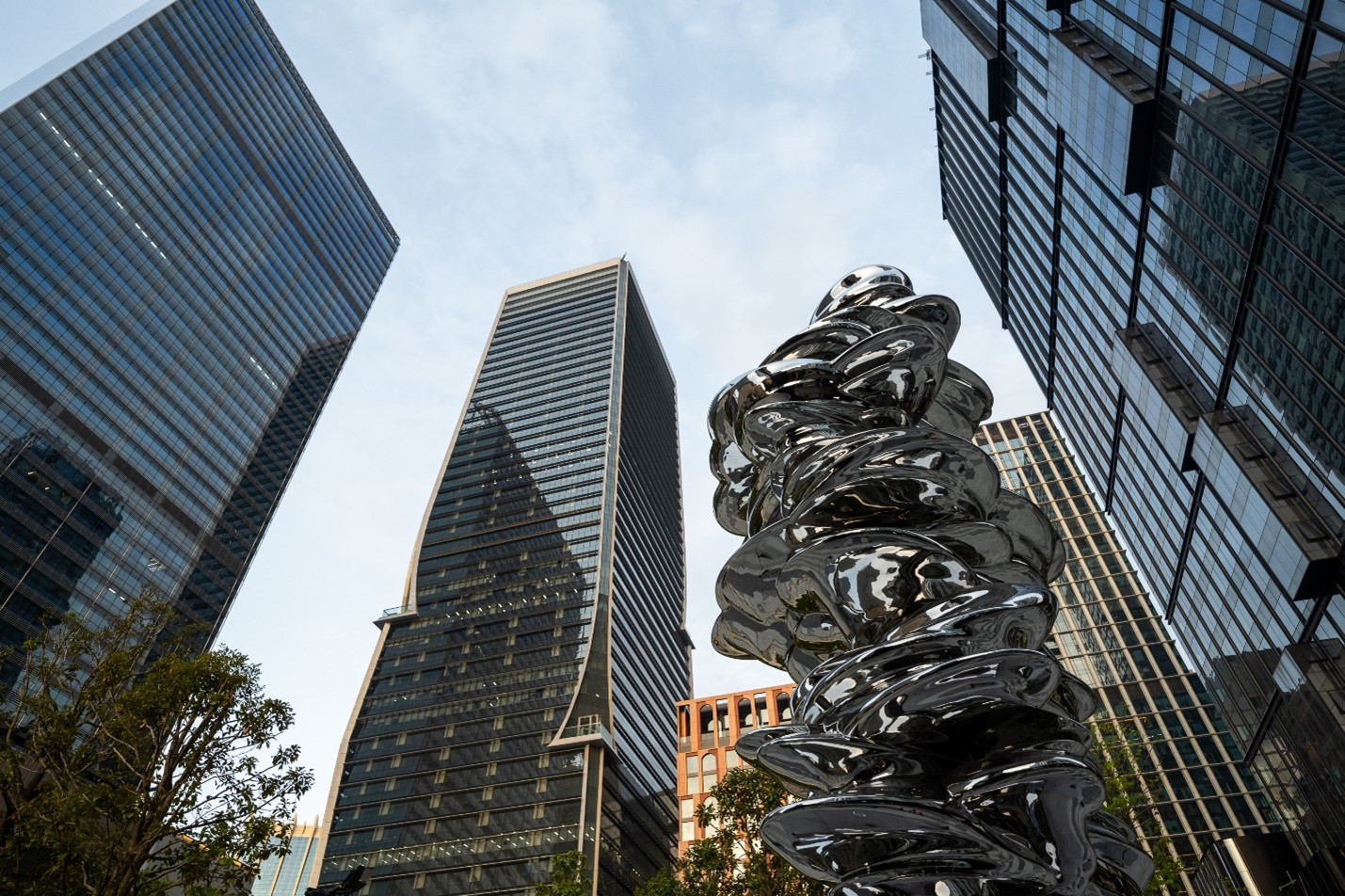토니 크랙(Tony Cragg)의 예술 작품 It Is, It Isn’t