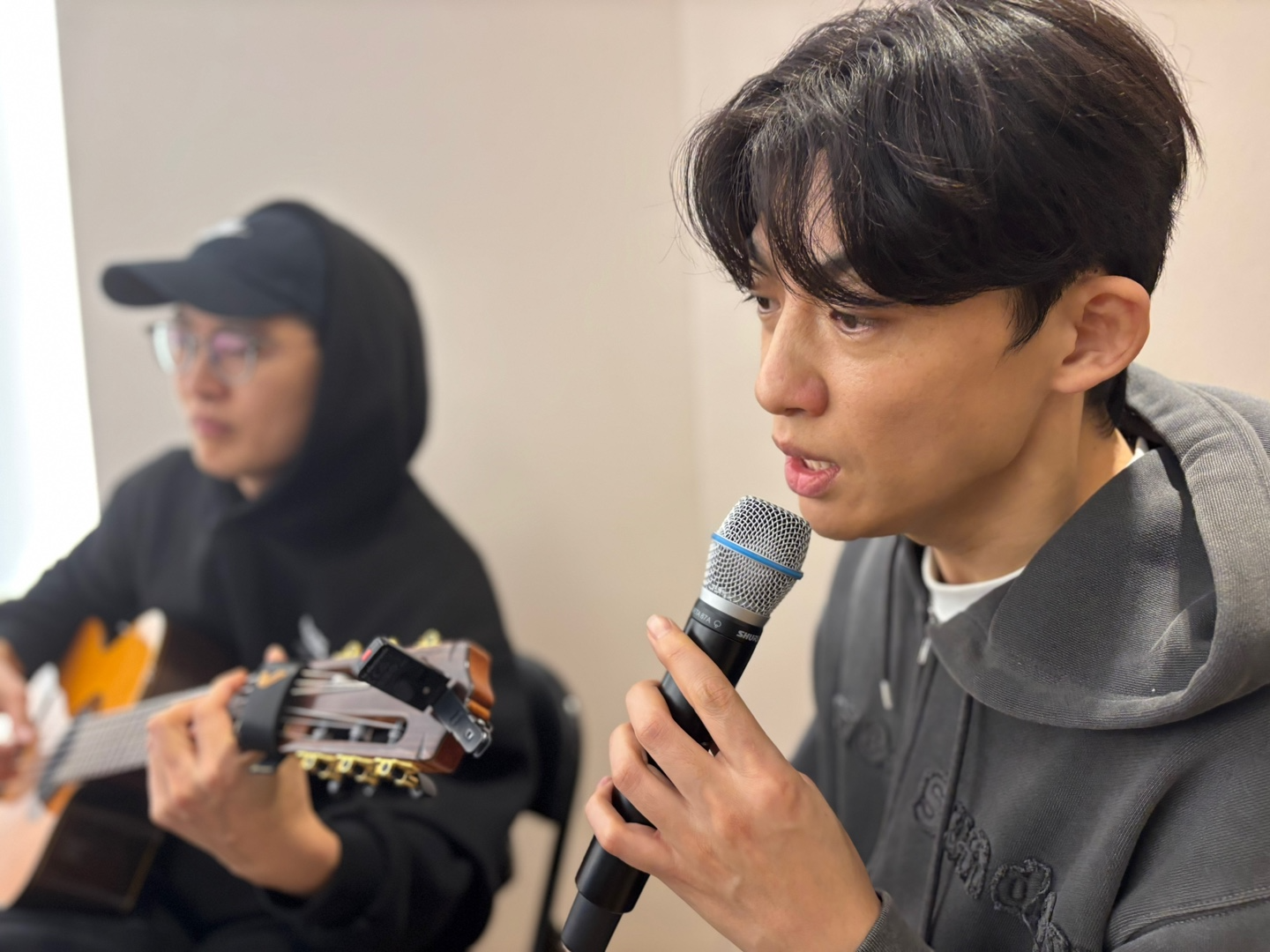 신승태, 단독 콘서트 연습실 사진 공개…완벽한 무대 위한 열정