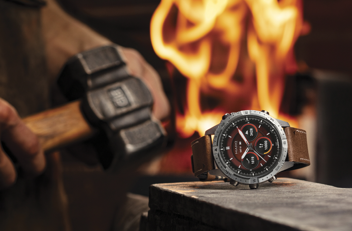 가민, 최고급 소재로 새롭게 탄생한 럭셔리 모던 툴 워치 ‘MARQ 어드벤처러 2세대 - 다마스커스 스틸 에디션’ 출시