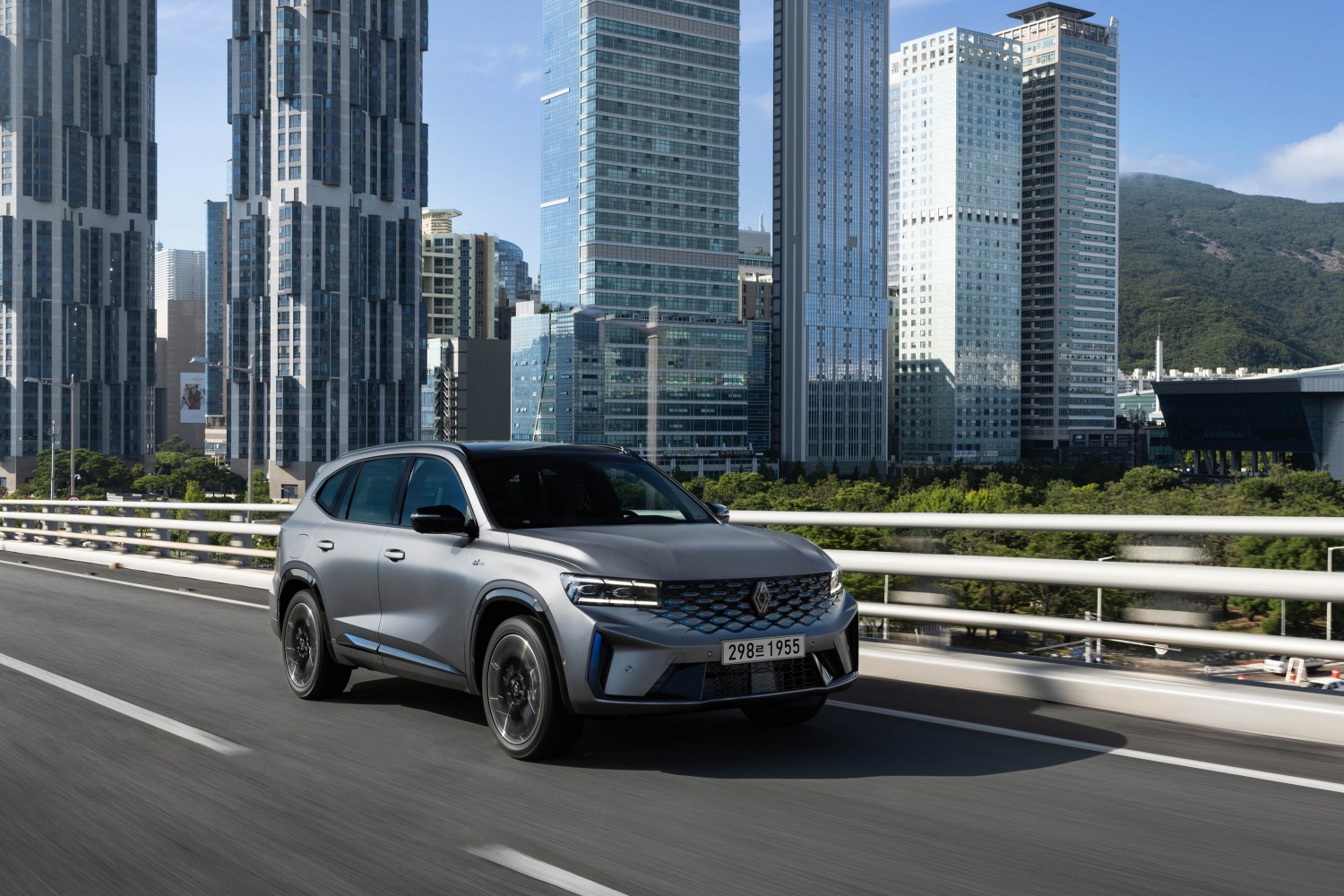 르노코리아 뉴 르노 그랑 콜레오스 주행 사진