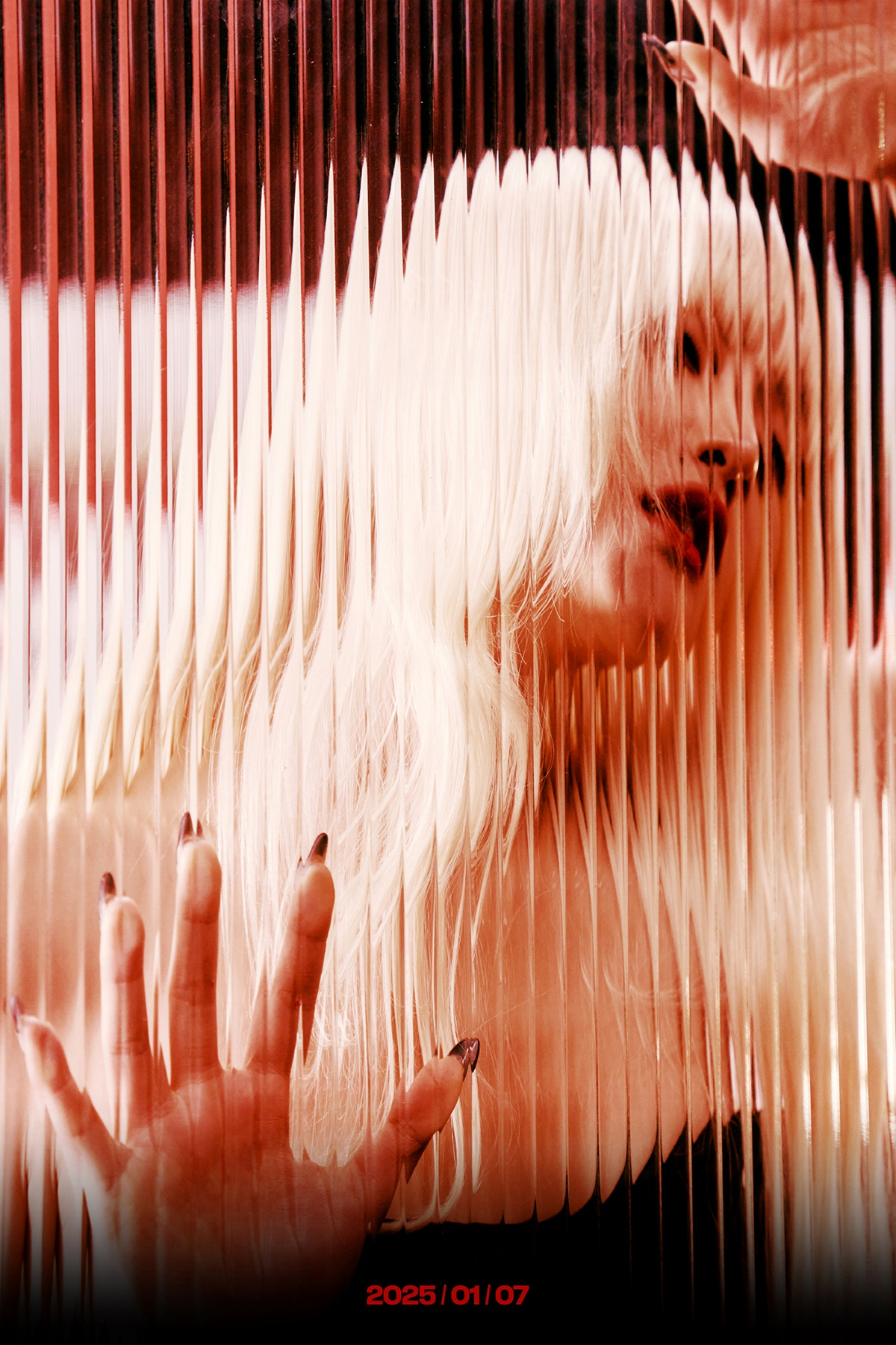 (여자)아이들 민니, 선공개곡 'Blind Eyes Red' 뮤직비디오 공개…데뷔 첫 솔로 시동