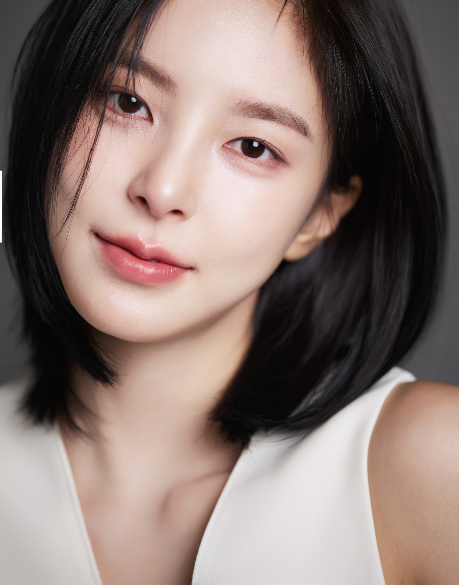 신수현, 매니지먼트 런과 전속계약 체결…2025년이 기대되는 유망주