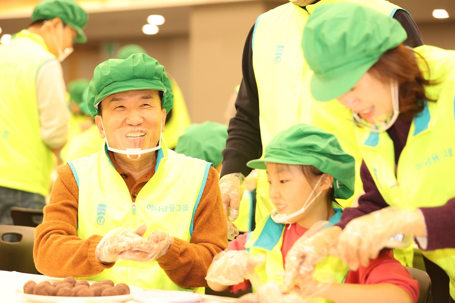 하나금융그룹, 지역사회 취약계층 지원을 위한 『설맞이 전통 떡 나눔 봉사활동』 실시