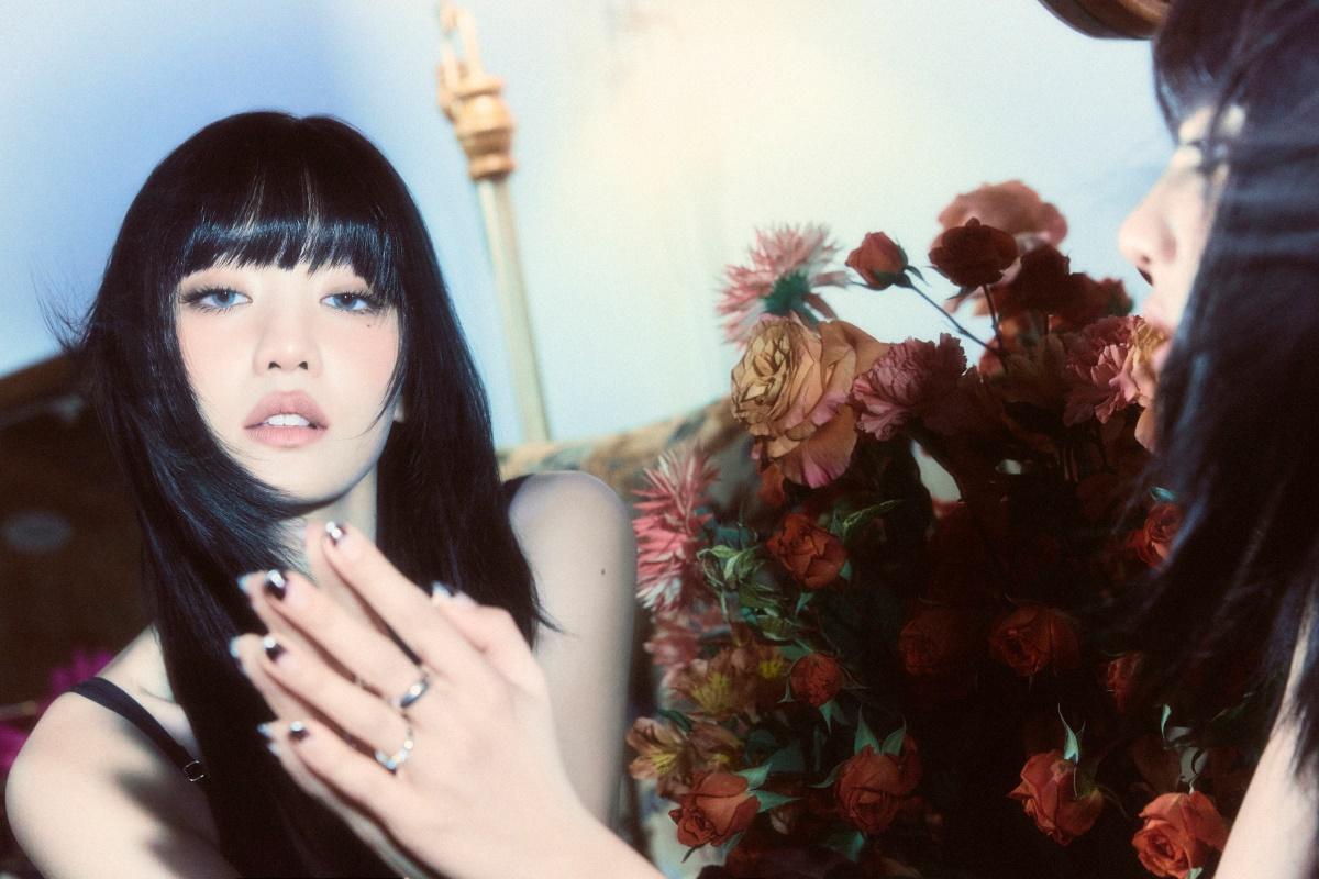 (여자)아이들 민니, 'HER' 두 번째 콘셉트 포토 공개…‘몽환적 분위기+인형 비주얼’