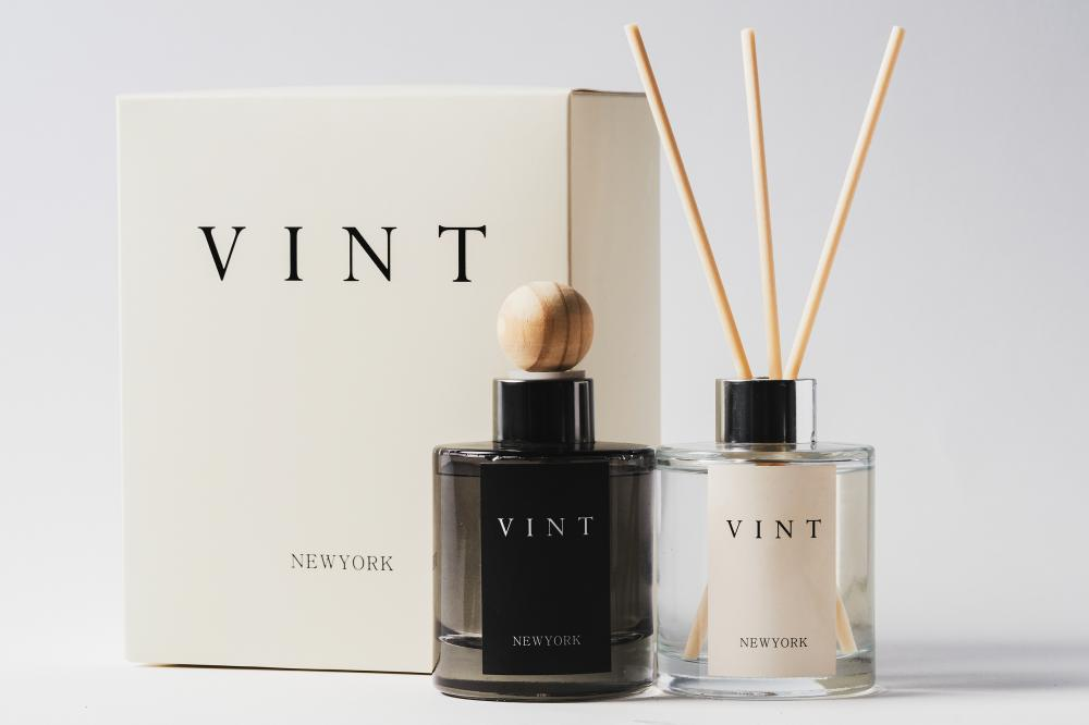 사진 = 빈트 뉴욕 제공, 빈트 뉴욕(VINT NEW YORK) 디퓨저 150ml, 블랙 라벨(좌) 화이트 라벨(우)