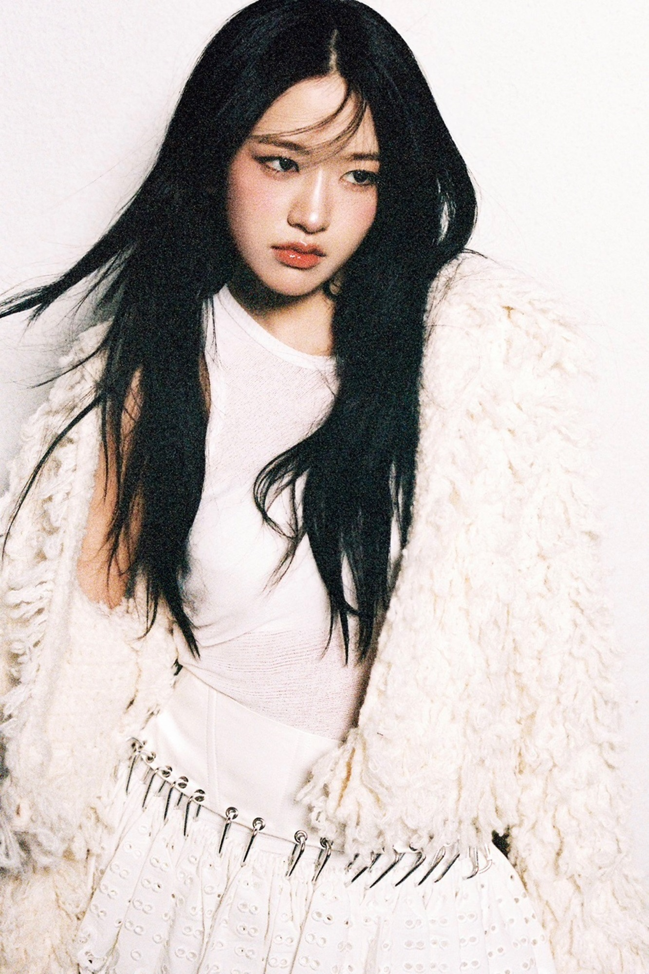 아이브 안유진, '크라임씬 제로' 출격…돌아온 맑은 눈의 추리광