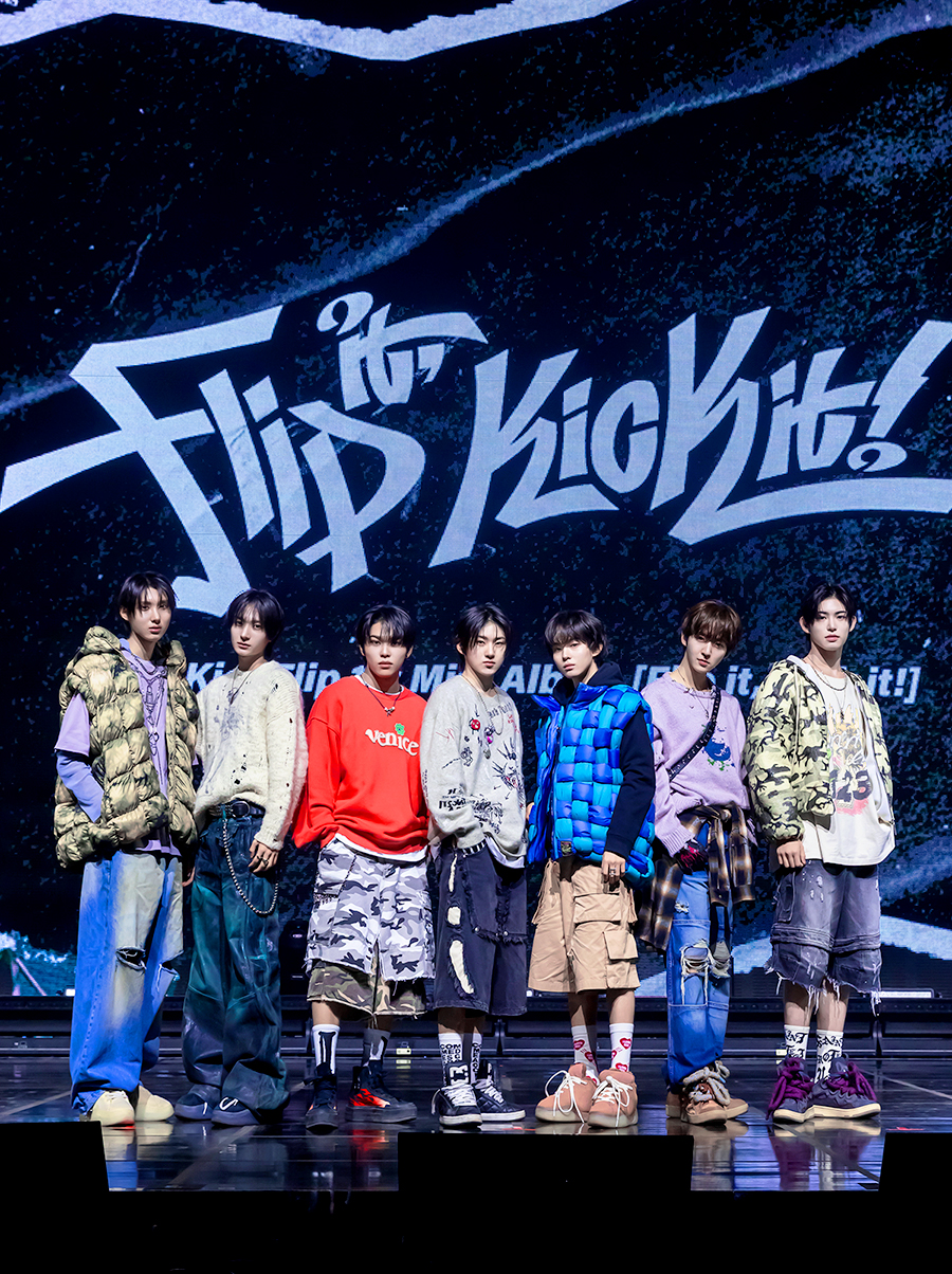 킥플립, K팝 슈퍼 루키의 성공적 첫 발…첫 미니 앨범 선주문 30만 장 기세 이어 한터-써클차트 1위 달성