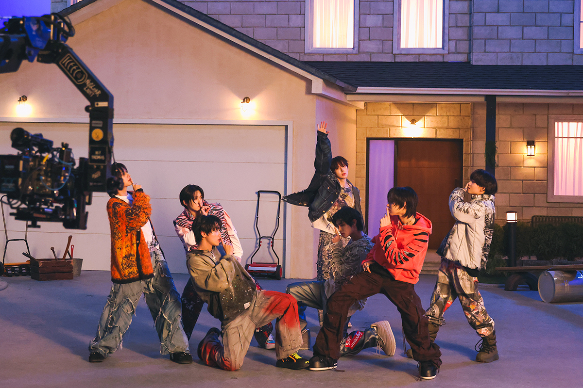 킥플립, 데뷔와 동시에 글로벌 기세 뜨겁다…한터-써클차트 일간 1위 & 중국 음원 차트 최정상