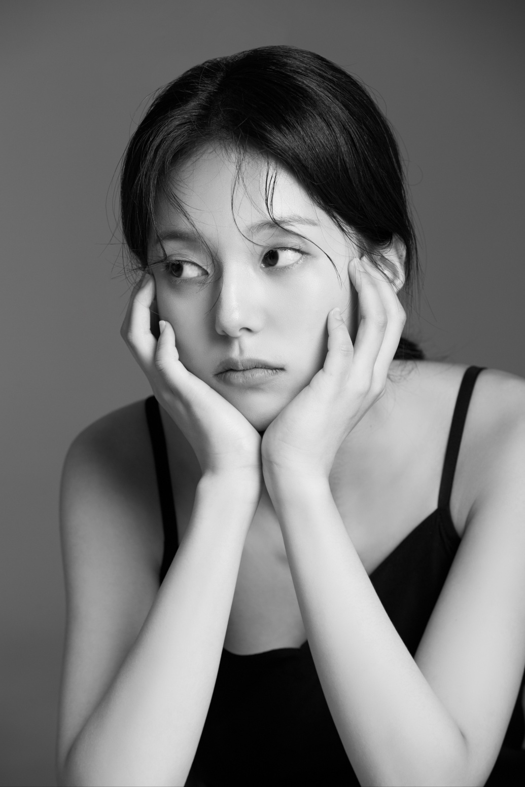 장세림, 느낌 폭발 흑백 프로필 공개…‘분위기 여신’ 입증