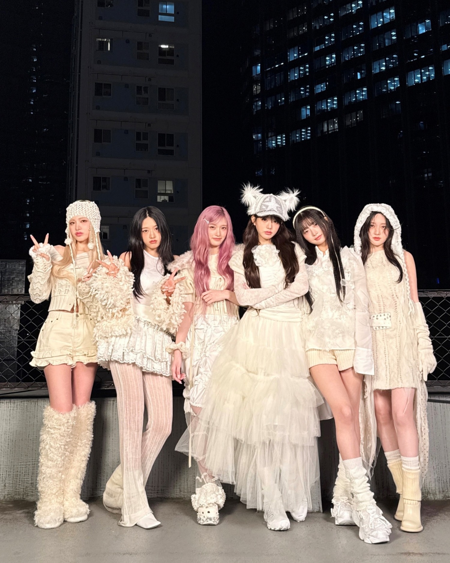 아이브, 2주 연속 ‘인기가요’ 트로피 석권…‘레블 하트’ 6관왕 업고 3일 본 컴백