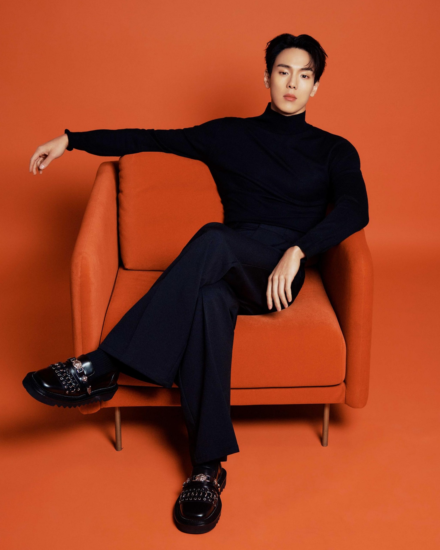 사진 = 아임프롬 제공, 전속모델인 몬스타엑스 셔누와 함께 리브랜딩을 알리는 아임프롬