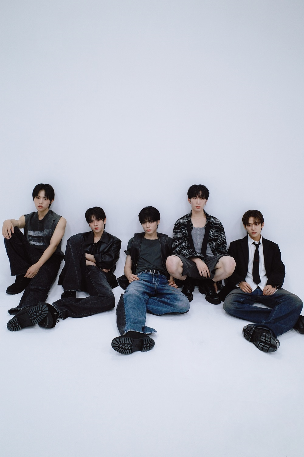 파우(POW), 17일 스페셜 싱글 ‘Gimme Love’ 발매…포스터 이미지 공개