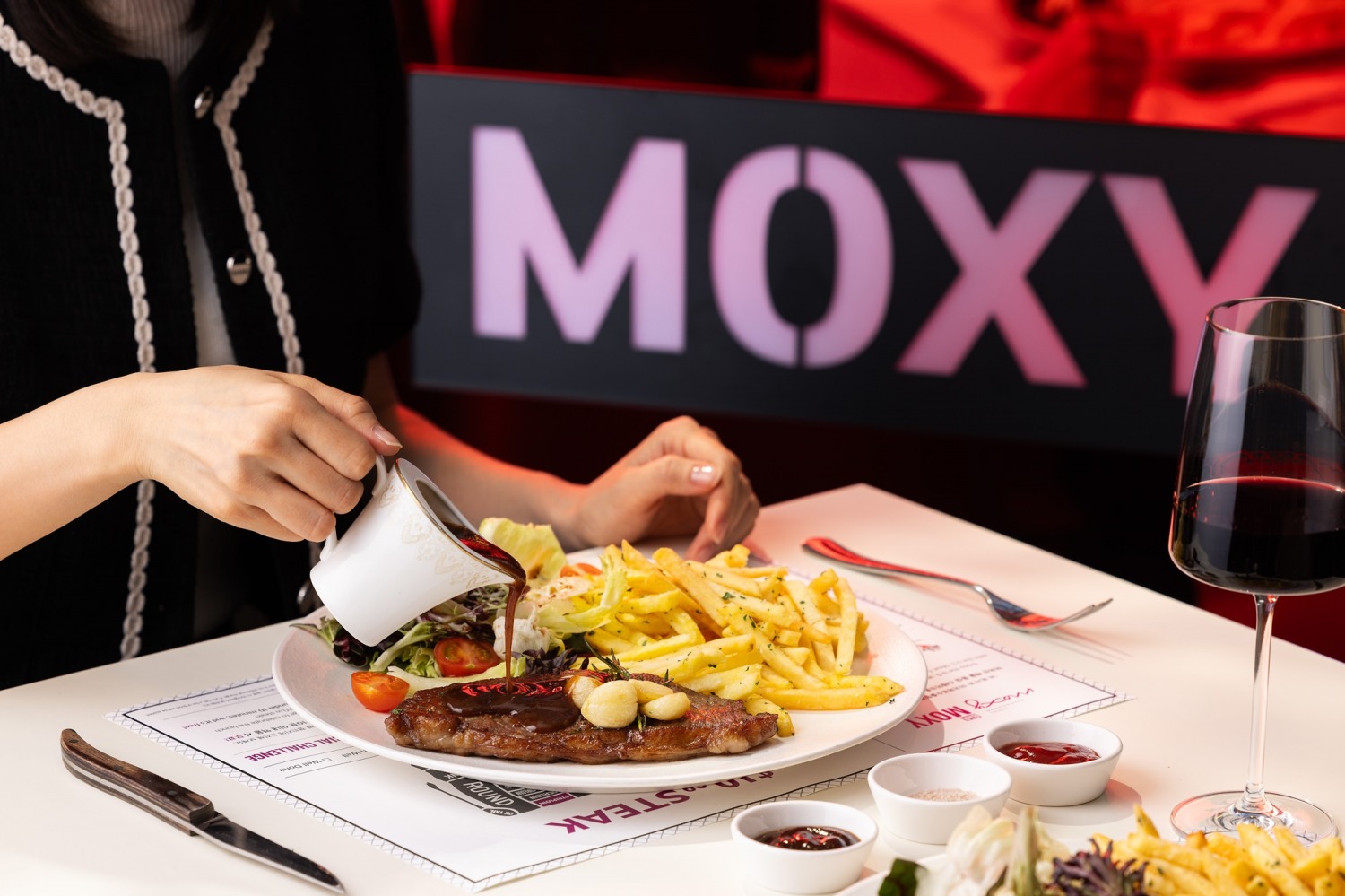 목시 서울 명동, 밸런타인데이 스페셜 10달러 스테이크 선봬