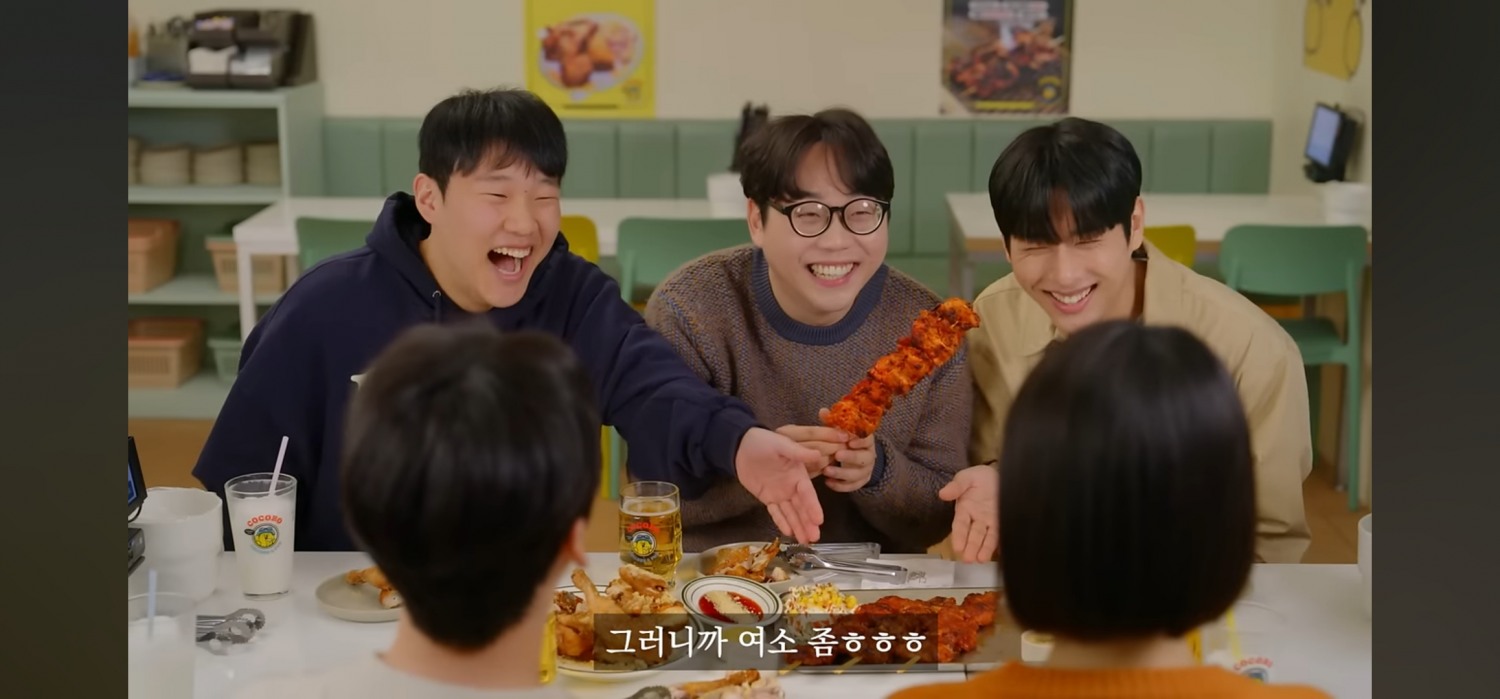 홍대 꼬꼬로치킨, 신메뉴 ‘피지컬 꼬치’ 출시