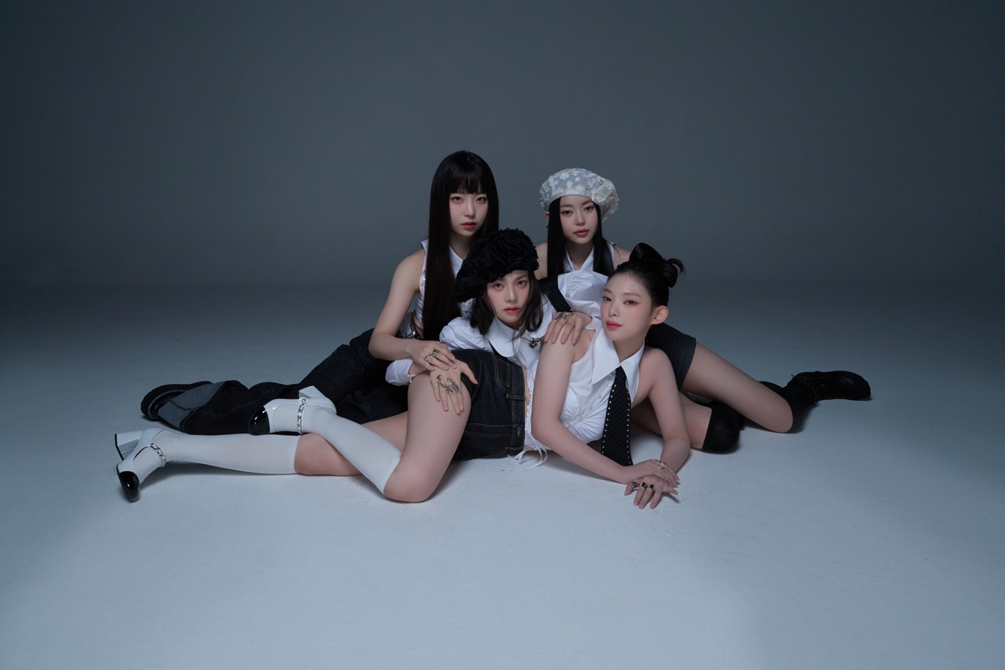 코스모시, 美 빌보드 인터뷰 공개…데뷔와 동시에 눈에 띄는 글로벌 행보