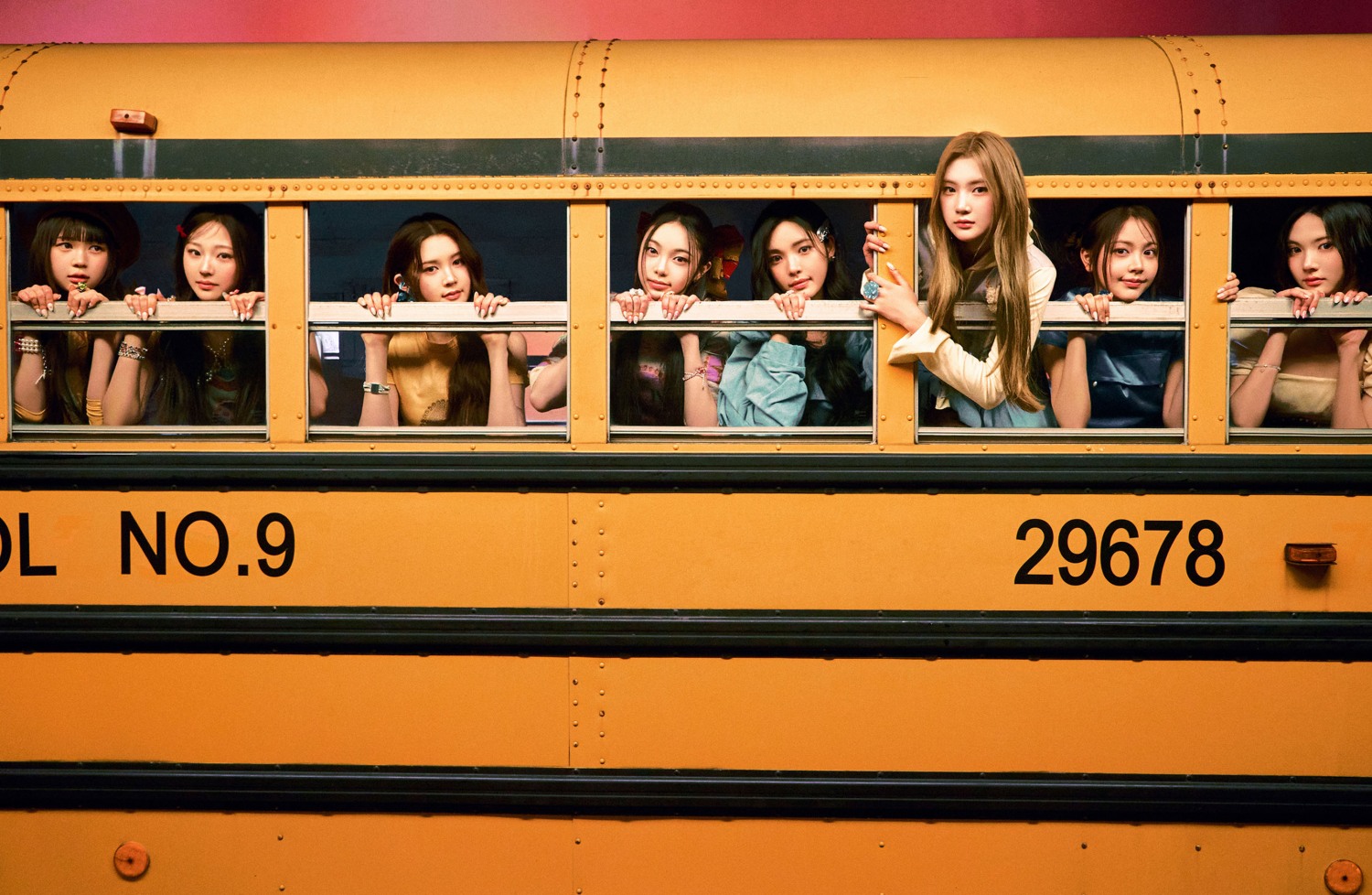 하츠투하츠, 첫 싱글 새 티저 이미지와 무빙 클립 공개…신비로운 무드 시선집중