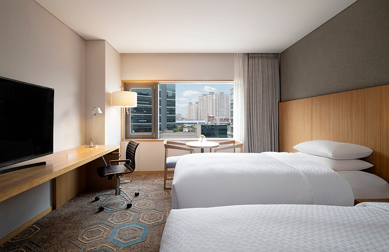 포포인츠 바이 쉐라톤 서울 구로, ‘장줄리앙의 종이세상’ 전시와 함께하는 호캉스 프로모션 진행